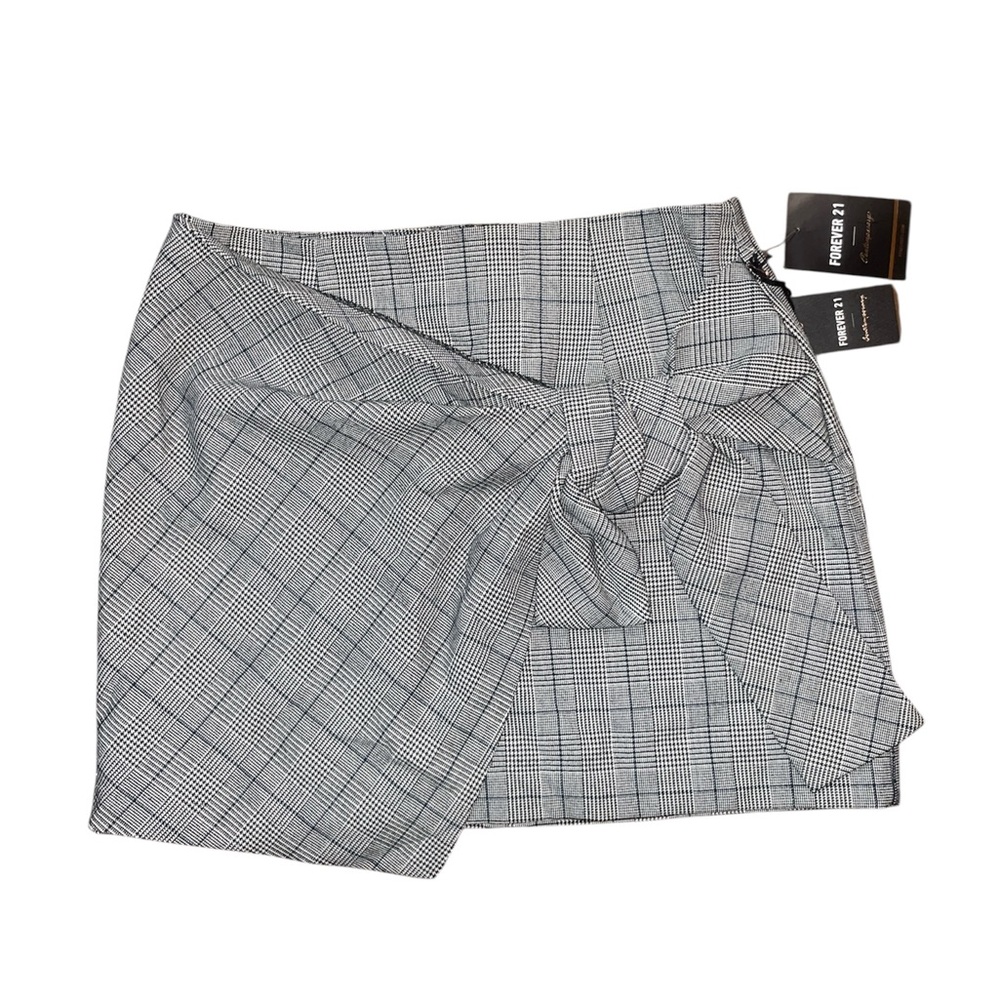 🩷 3 for $25 Forever 21 Black and White Plaid Mini Skirt